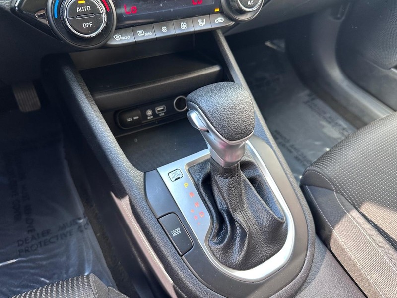 Kia Forte Vehicle Full-screen Gallery Image 21