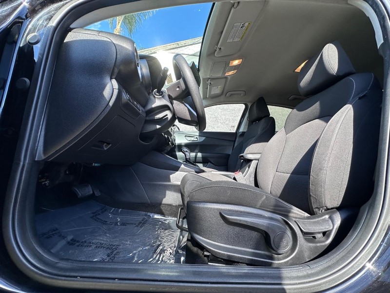Kia Forte Vehicle Full-screen Gallery Image 23