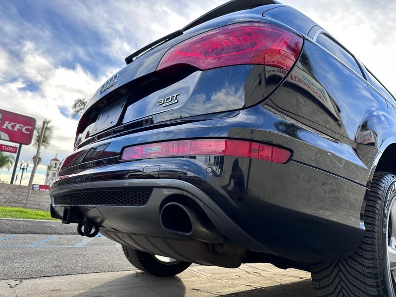 Audi Q7 Vehicle Full-screen Gallery Image 13