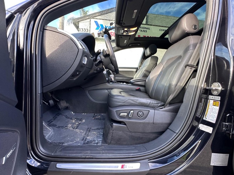 Audi Q7 Vehicle Full-screen Gallery Image 17