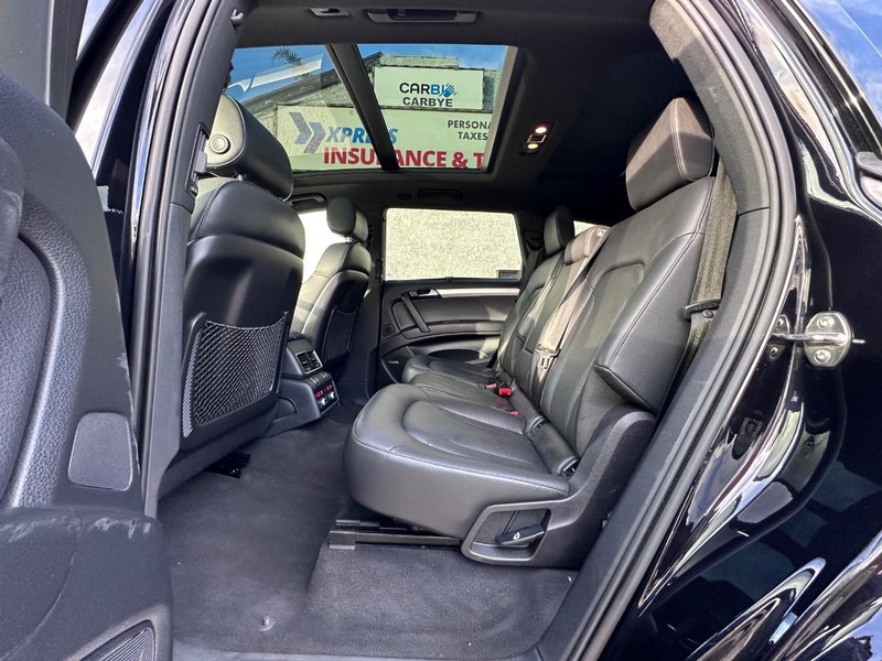 Audi Q7 Vehicle Full-screen Gallery Image 18
