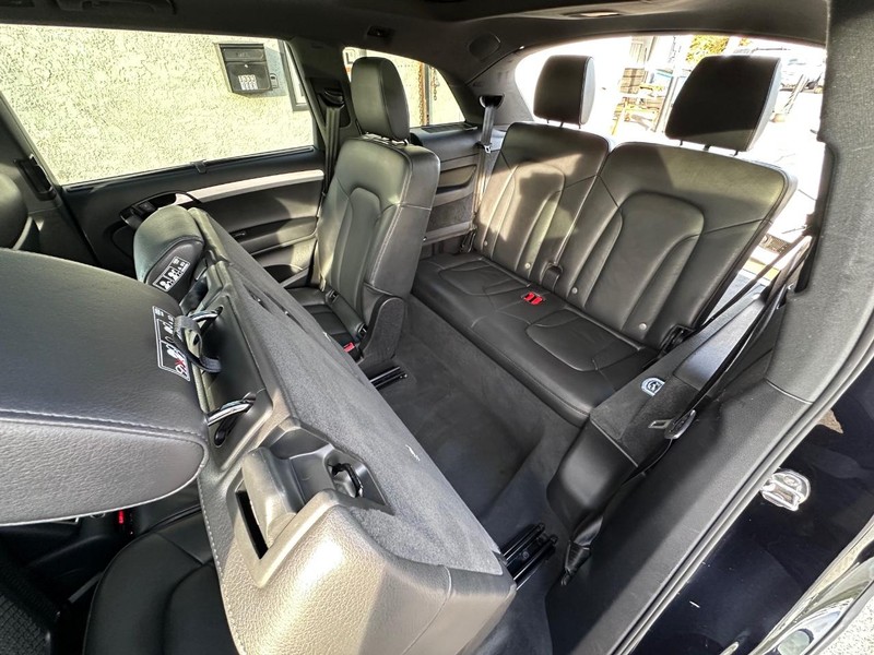 Audi Q7 Vehicle Full-screen Gallery Image 21