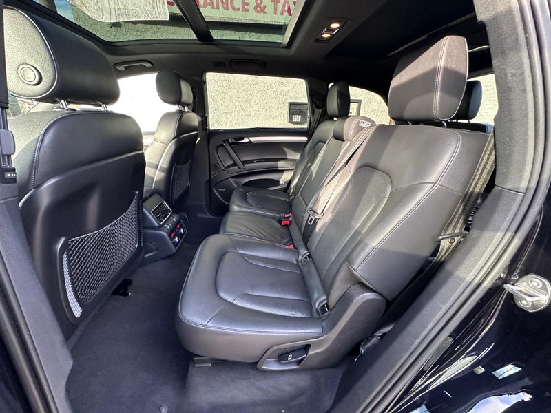 Audi Q7 Vehicle Full-screen Gallery Image 22