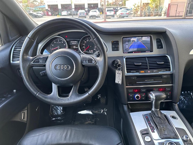 Audi Q7 Vehicle Full-screen Gallery Image 27