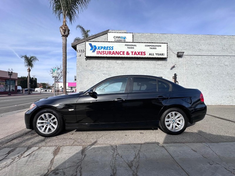 BMW 3 Series Vehicle Full-screen Gallery Image 2