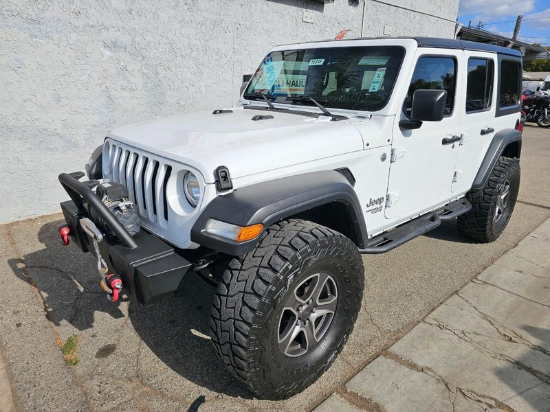 Jeep Wrangler Unlimited Vehicle Full-screen Gallery Image 2