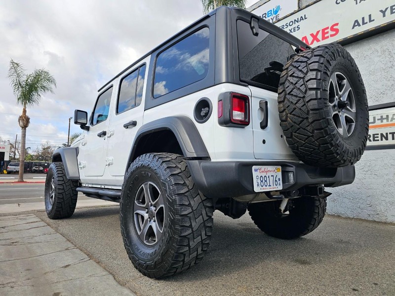 Jeep Wrangler Unlimited Vehicle Full-screen Gallery Image 4
