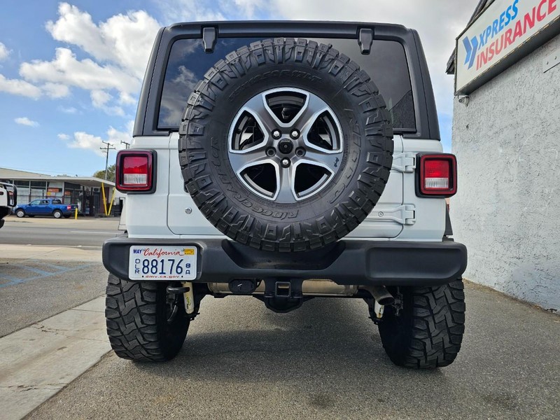 Jeep Wrangler Unlimited Vehicle Full-screen Gallery Image 5