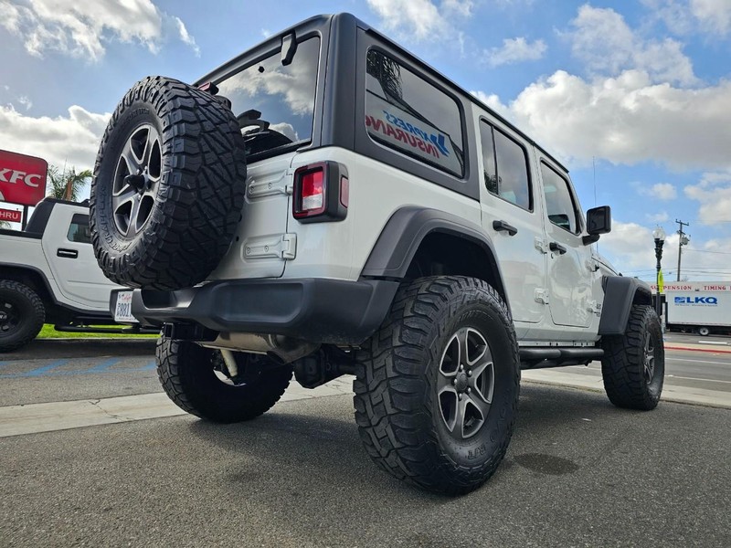 Jeep Wrangler Unlimited Vehicle Full-screen Gallery Image 6