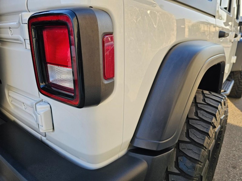 Jeep Wrangler Unlimited Vehicle Full-screen Gallery Image 12