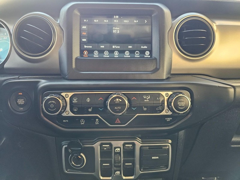 Jeep Wrangler Unlimited Vehicle Full-screen Gallery Image 22