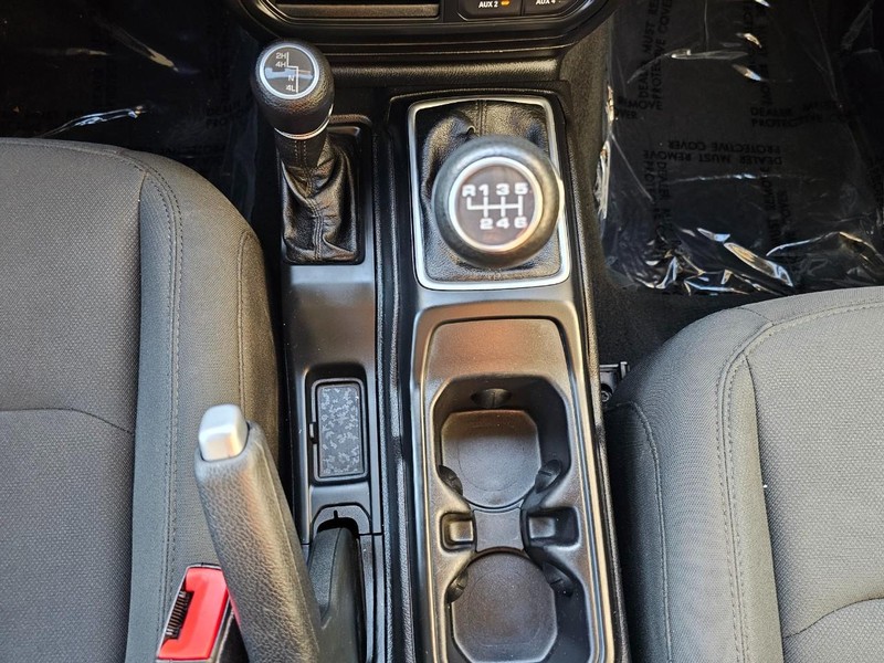 Jeep Wrangler Unlimited Vehicle Full-screen Gallery Image 25