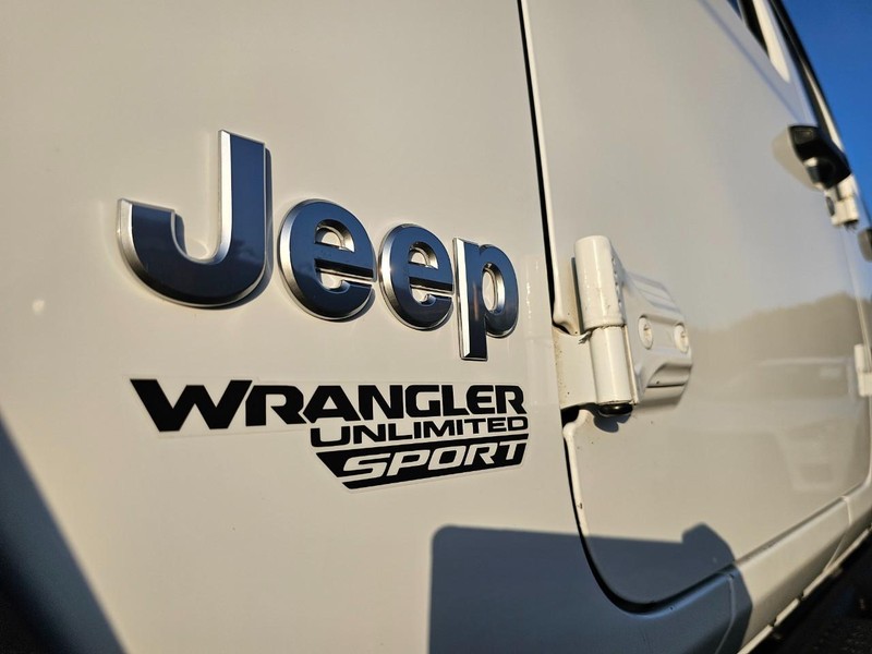 Jeep Wrangler Unlimited Vehicle Full-screen Gallery Image 29