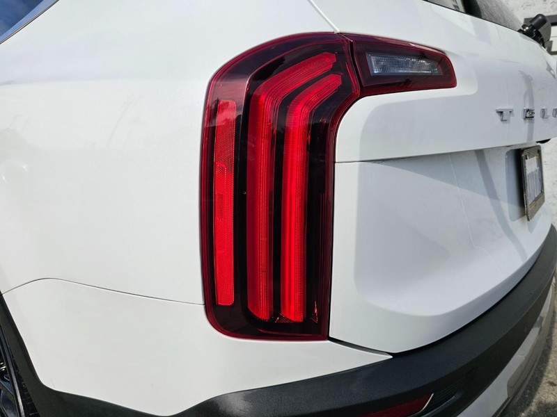 Kia Telluride Vehicle Full-screen Gallery Image 11