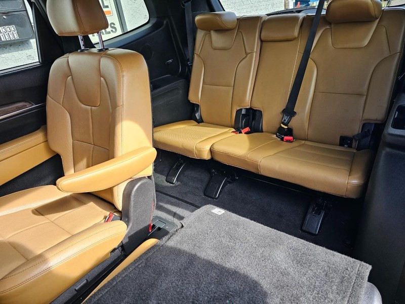 Kia Telluride Vehicle Full-screen Gallery Image 22