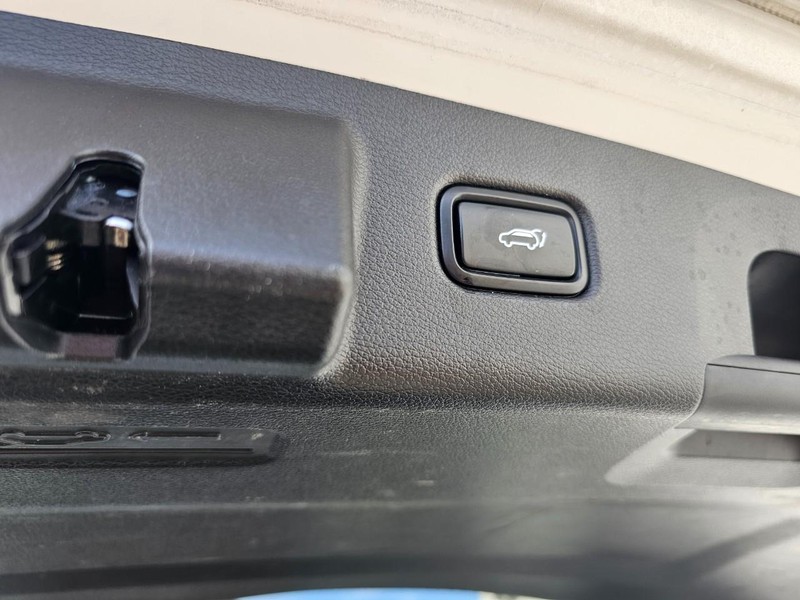 Kia Telluride Vehicle Full-screen Gallery Image 32