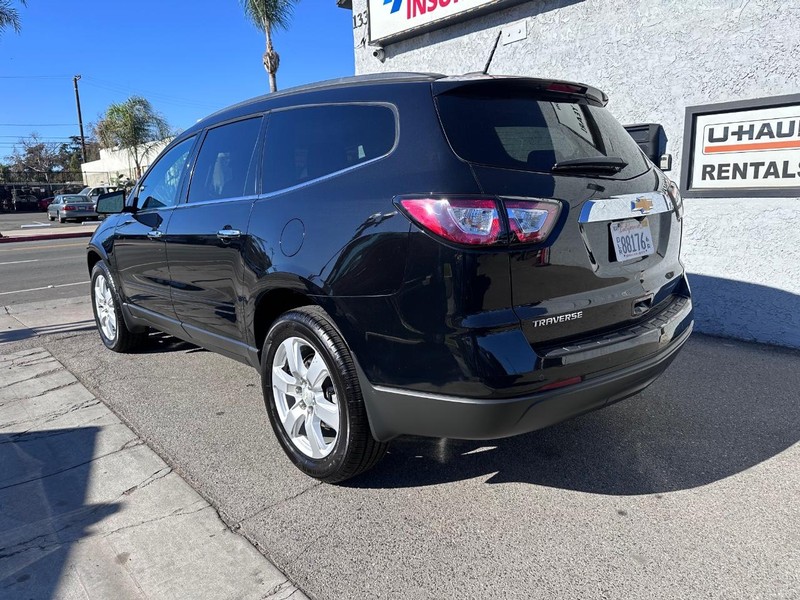 Chevrolet Traverse Vehicle Full-screen Gallery Image 3