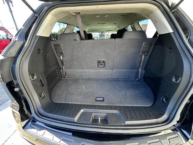 Chevrolet Traverse Vehicle Full-screen Gallery Image 13