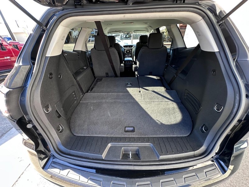 Chevrolet Traverse Vehicle Full-screen Gallery Image 14