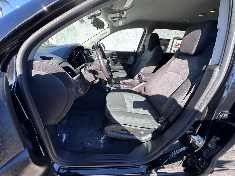 Chevrolet Traverse Vehicle Full-screen Gallery Image 15