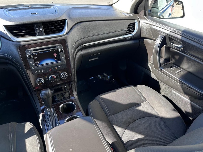 Chevrolet Traverse Vehicle Full-screen Gallery Image 20