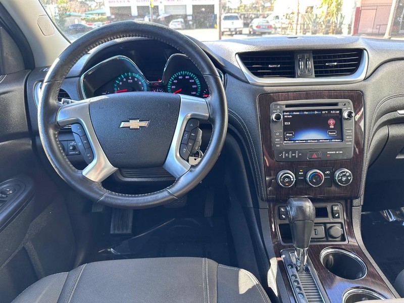 Chevrolet Traverse Vehicle Full-screen Gallery Image 21