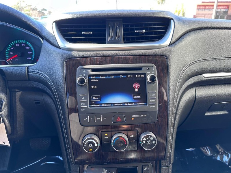 Chevrolet Traverse Vehicle Full-screen Gallery Image 23