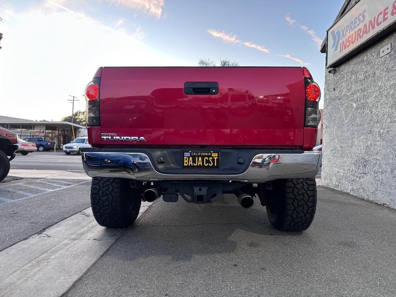 Toyota Tundra 2WD Truck Vehicle Full-screen Gallery Image 4
