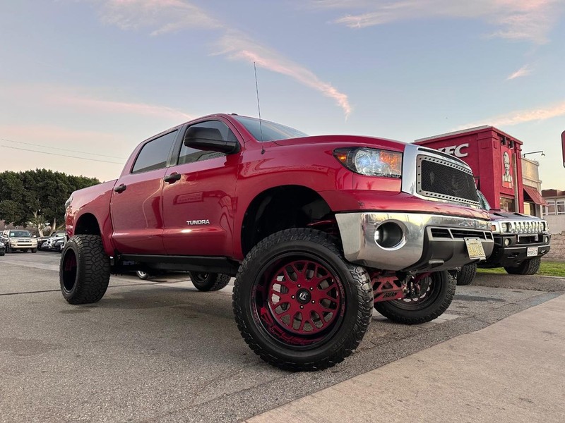 Toyota Tundra 2WD Truck Vehicle Full-screen Gallery Image 6