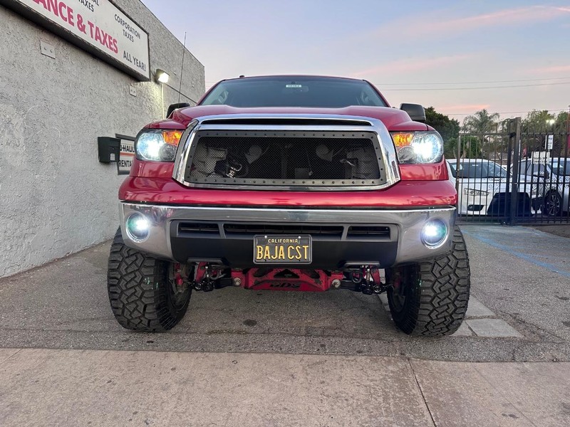 Toyota Tundra 2WD Truck Vehicle Full-screen Gallery Image 7