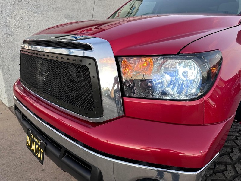 Toyota Tundra 2WD Truck Vehicle Full-screen Gallery Image 9