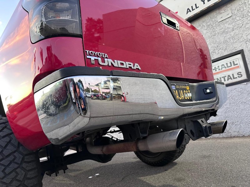 Toyota Tundra 2WD Truck Vehicle Full-screen Gallery Image 11