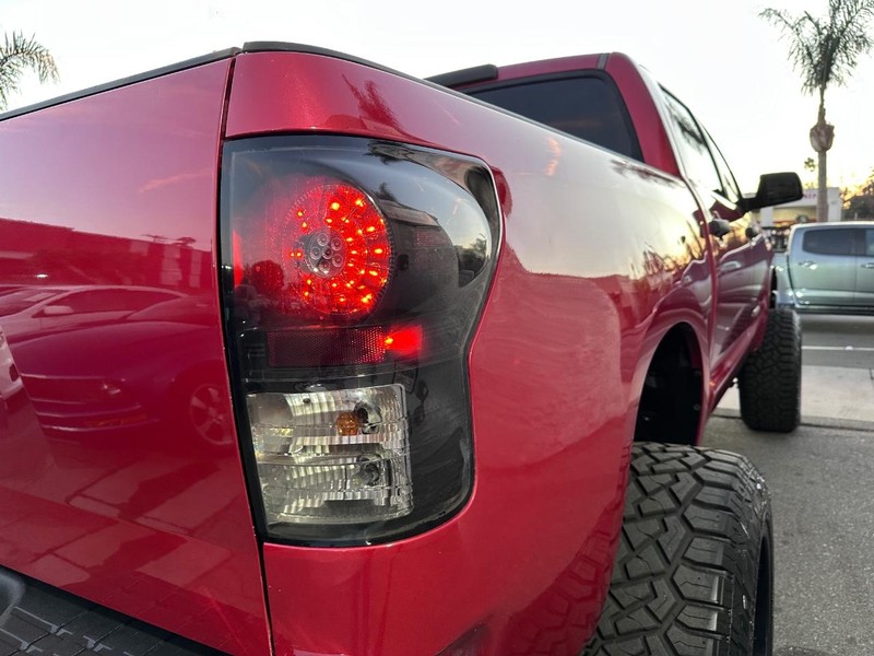 Toyota Tundra 2WD Truck Vehicle Full-screen Gallery Image 14