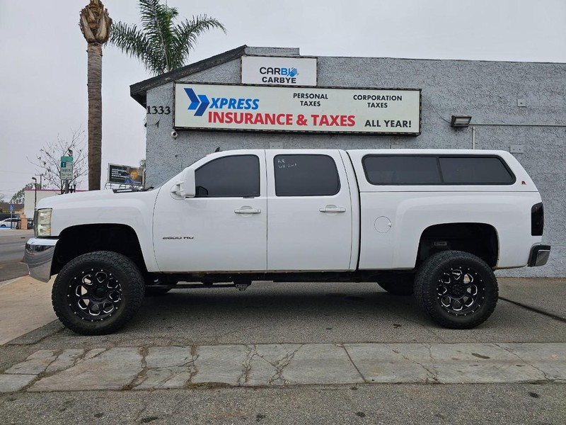 Chevrolet Silverado 2500HD Vehicle Full-screen Gallery Image 2