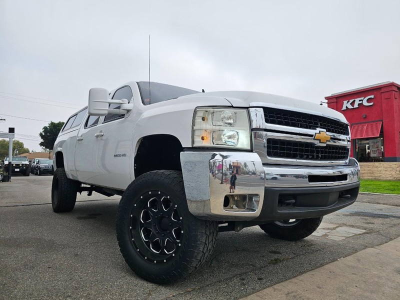 Chevrolet Silverado 2500HD Vehicle Full-screen Gallery Image 6