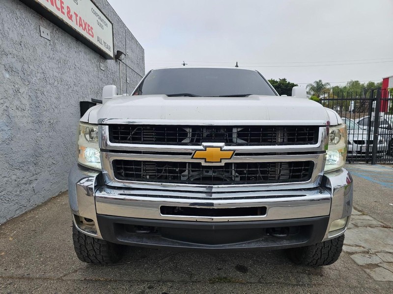 Chevrolet Silverado 2500HD Vehicle Full-screen Gallery Image 7