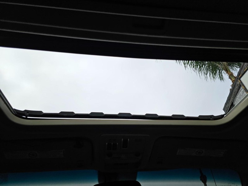 Chevrolet Silverado 2500HD Vehicle Full-screen Gallery Image 20
