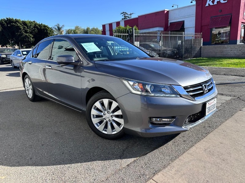 Honda Accord Sedan Vehicle Full-screen Gallery Image 6