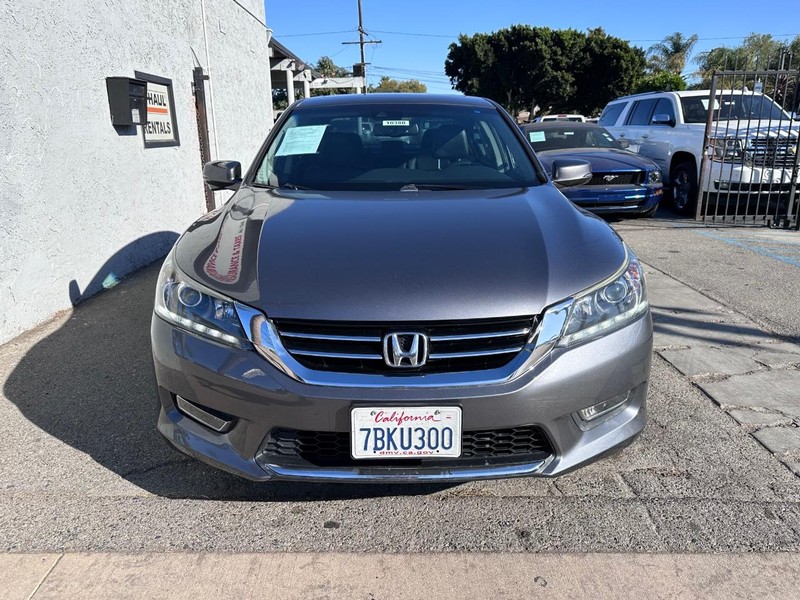 Honda Accord Sedan Vehicle Full-screen Gallery Image 7