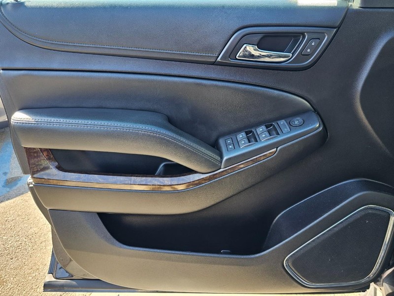 Chevrolet Tahoe Vehicle Full-screen Gallery Image 15