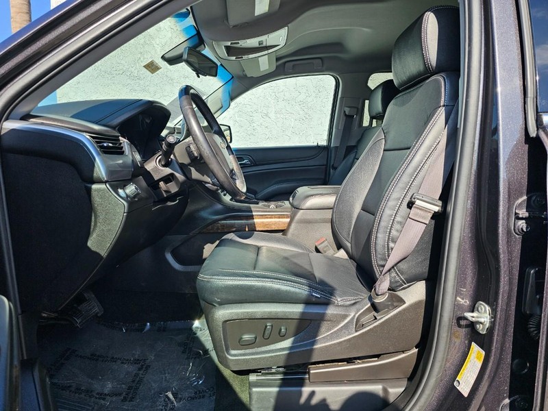 Chevrolet Tahoe Vehicle Full-screen Gallery Image 16