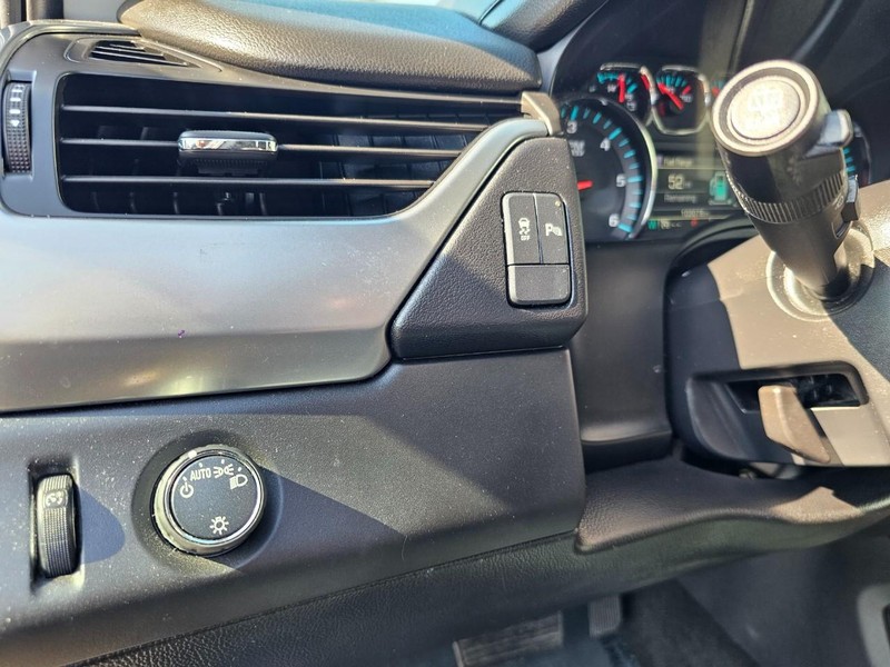 Chevrolet Tahoe Vehicle Full-screen Gallery Image 17