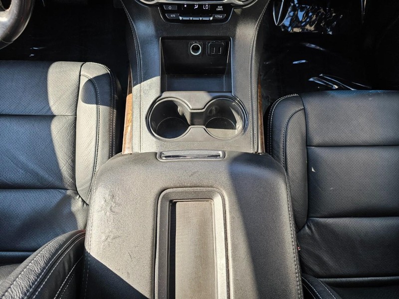 Chevrolet Tahoe Vehicle Full-screen Gallery Image 28