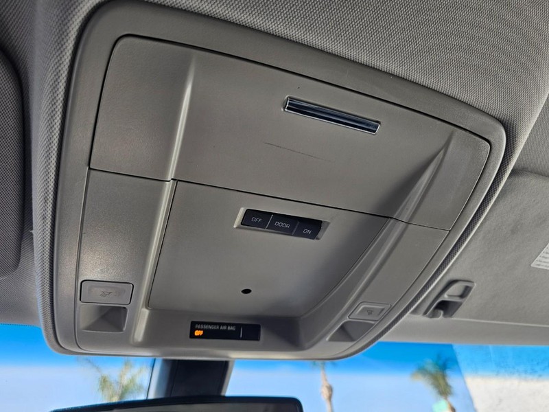 Chevrolet Tahoe Vehicle Full-screen Gallery Image 29