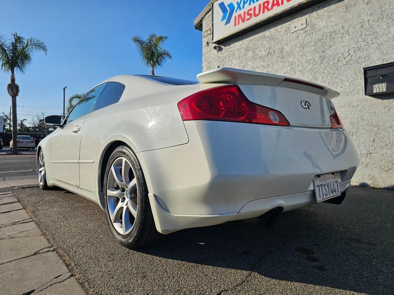 INFINITI G35 Coupe Vehicle Full-screen Gallery Image 3