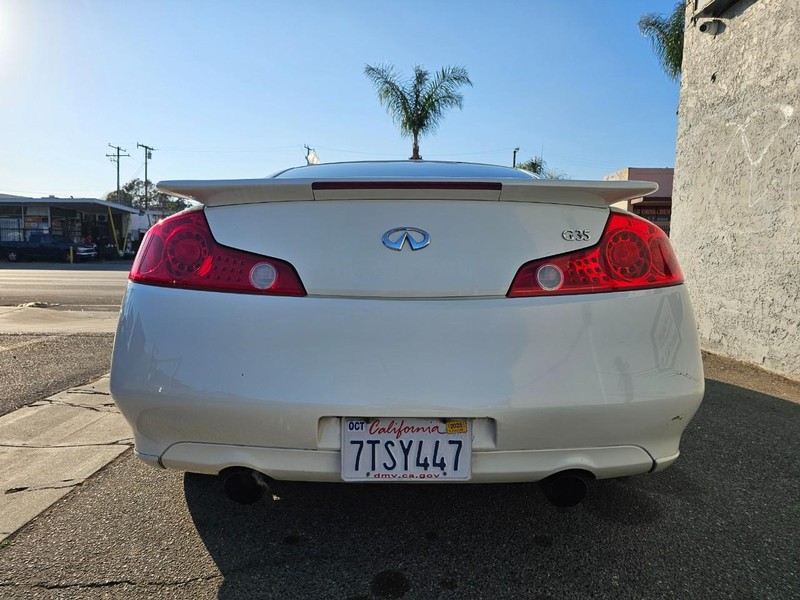 INFINITI G35 Coupe Vehicle Full-screen Gallery Image 4