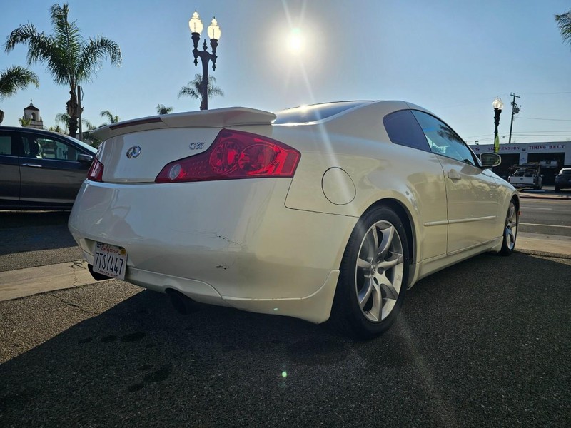 INFINITI G35 Coupe Vehicle Full-screen Gallery Image 5