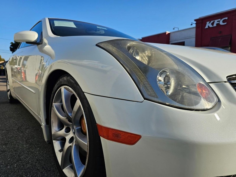 INFINITI G35 Coupe Vehicle Full-screen Gallery Image 8
