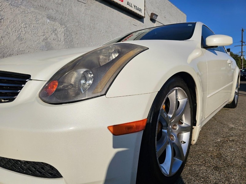 INFINITI G35 Coupe Vehicle Full-screen Gallery Image 9