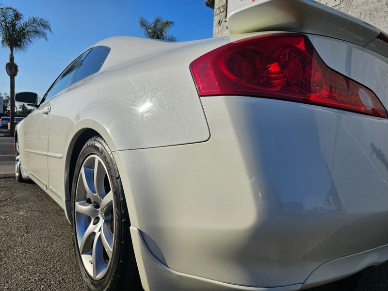 INFINITI G35 Coupe Vehicle Full-screen Gallery Image 10